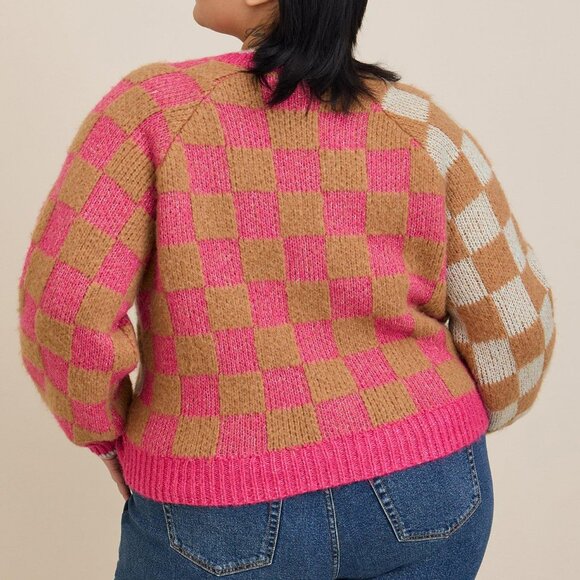 Chunky V-Neck Button Front Cardigan Sweater - Picture 3 of 8